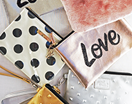 カバン・ポーチ